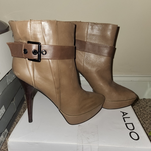 ALDO Booties - Picture 2 of 5